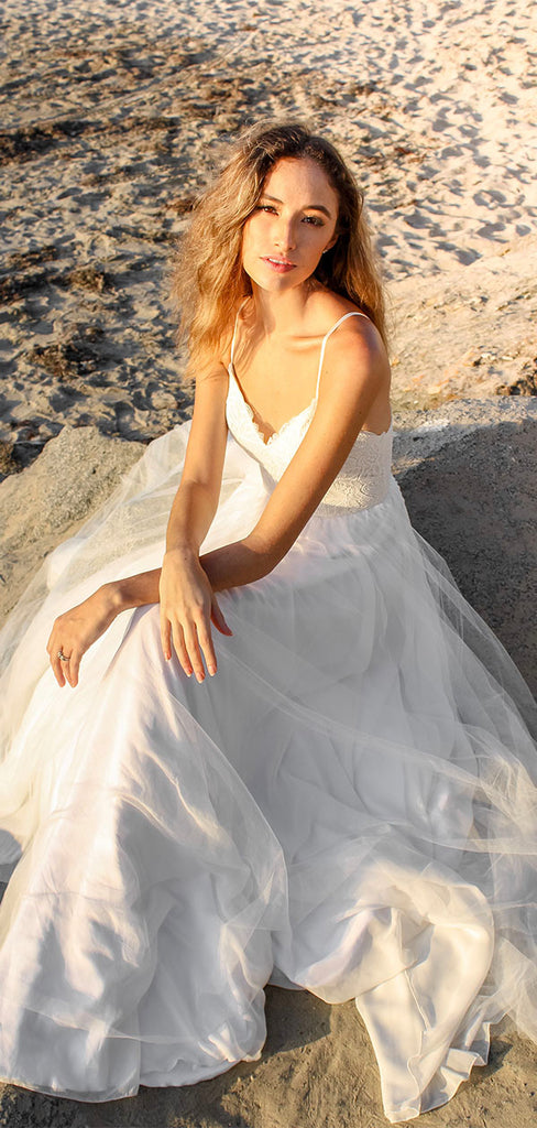 A-line Spaghetti Straps Tulle Dream Beach Long Wedding Dresses WD174