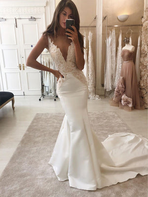 Mermaid V-Neck Vintage Elegant Wedding Dresses with Appliques WD030
