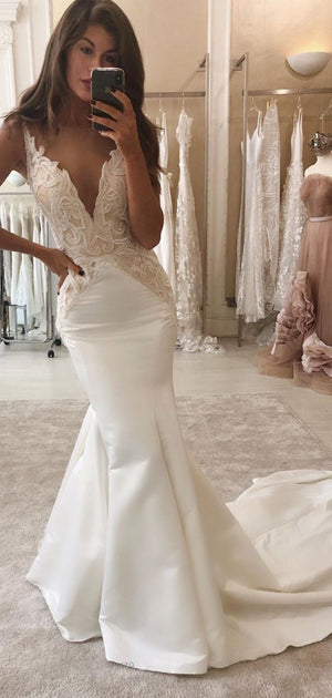 Mermaid V-Neck Vintage Elegant Wedding Dresses with Appliques WD030