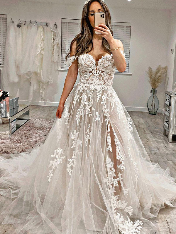 A-line Elegant Vintage Lace Romantic Beach Long Wedding Dresses WD157