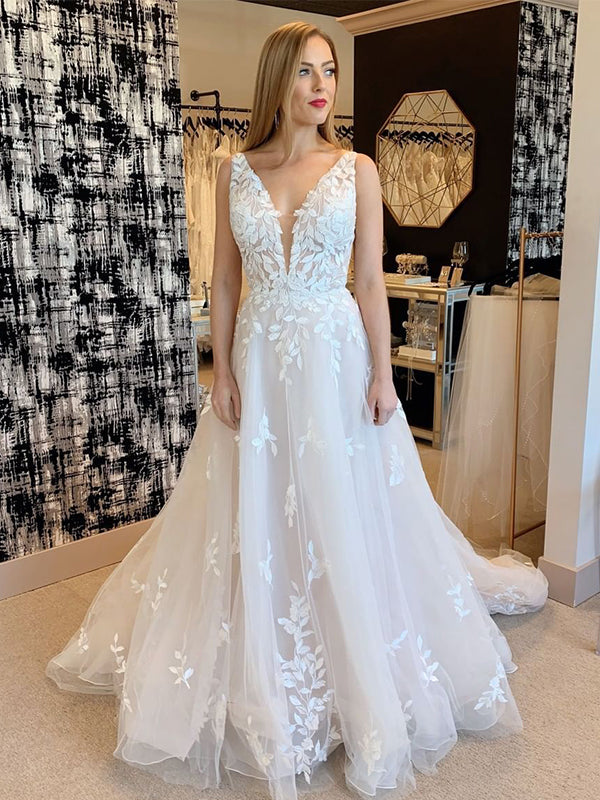 A-line Tulle Lace Appliques V-Neck Vintage Wedding Dresses, Bridal Gown WD085